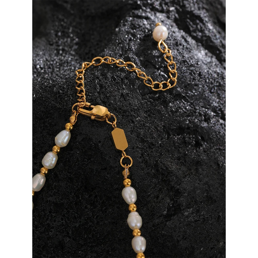 Collier perles et billes dorées