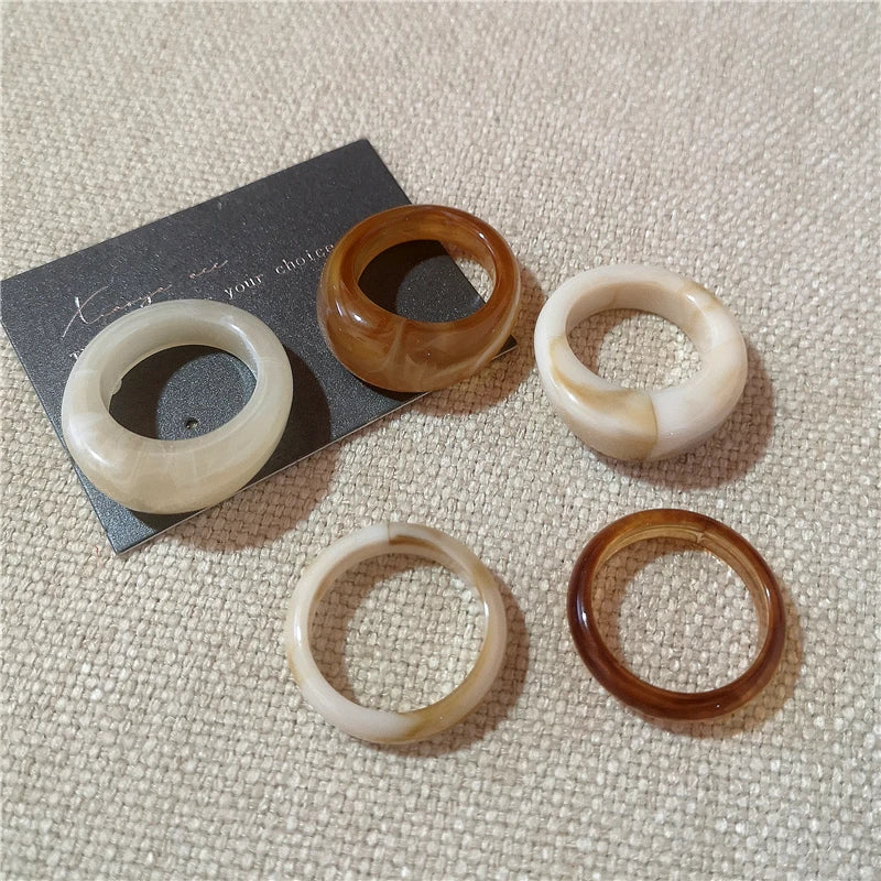Set of 5 retro resin rings