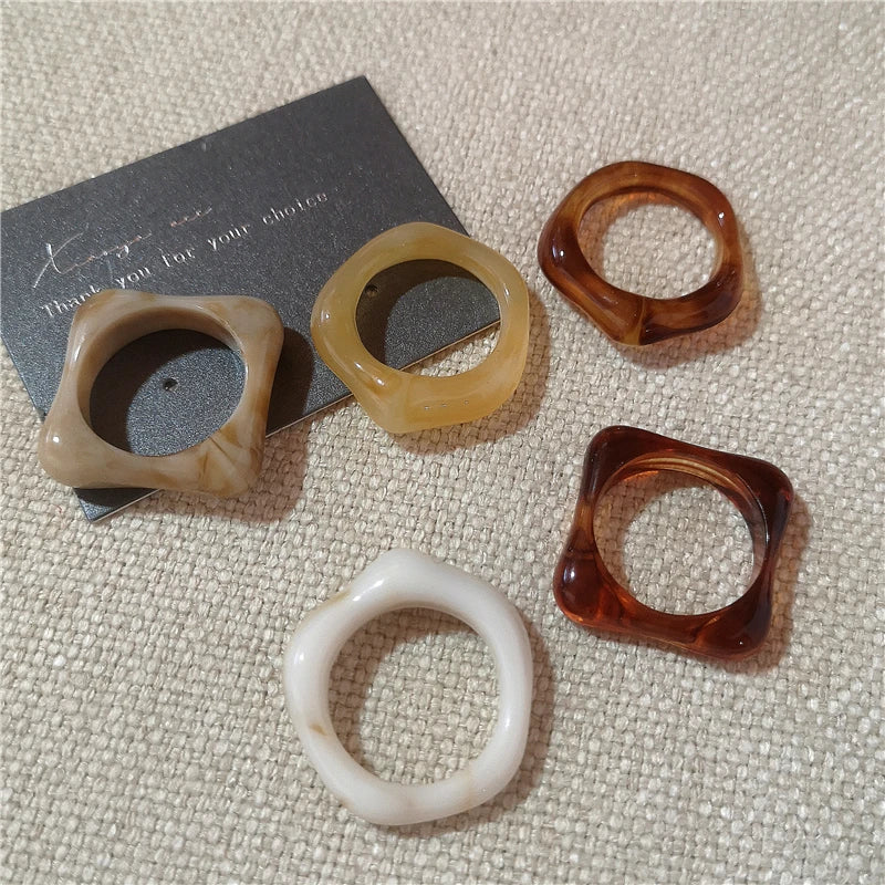 Set of 5 retro resin rings