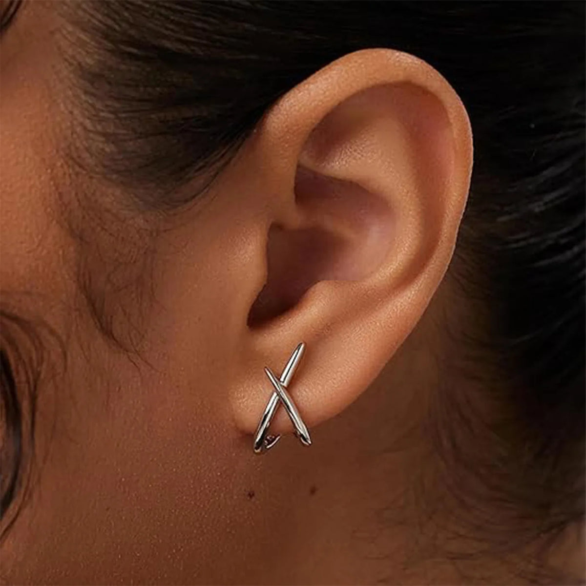 Boucles croisées dorées