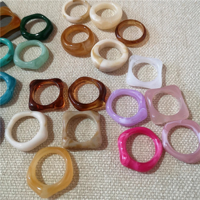 Set of 5 retro resin rings