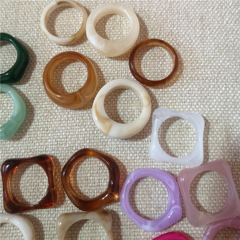 Set of 5 retro resin rings