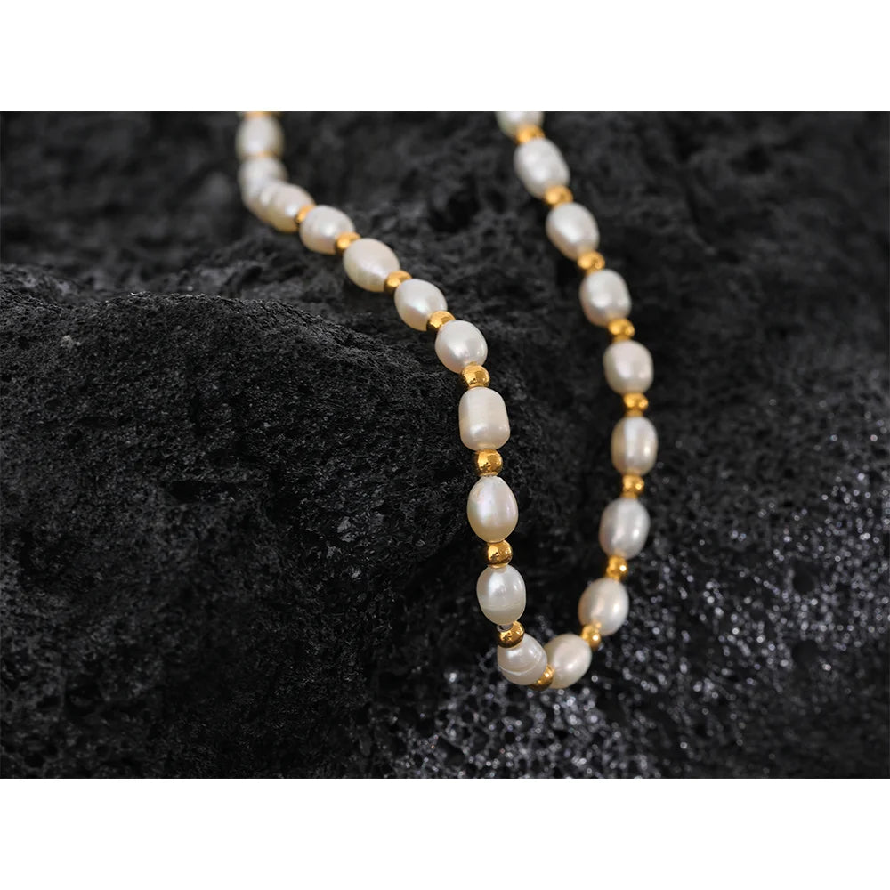 Collier perles et billes dorées