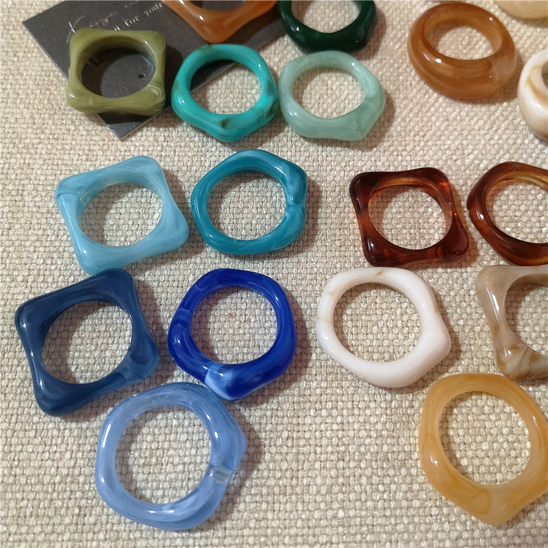 Set of 5 retro resin rings