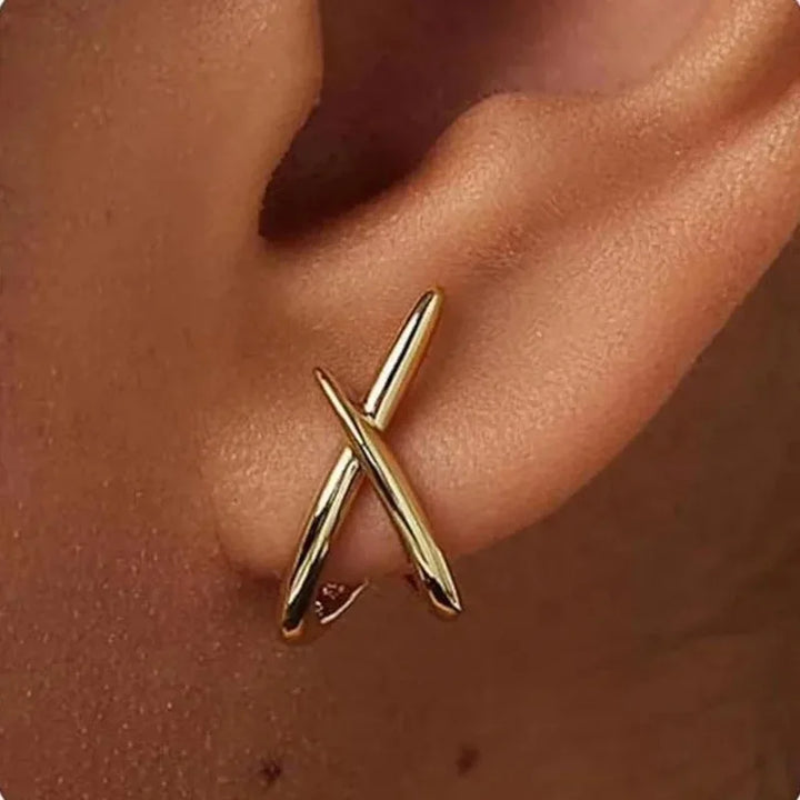 Boucles croisées dorées