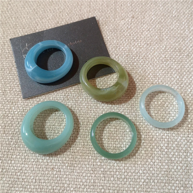 Set of 5 retro resin rings