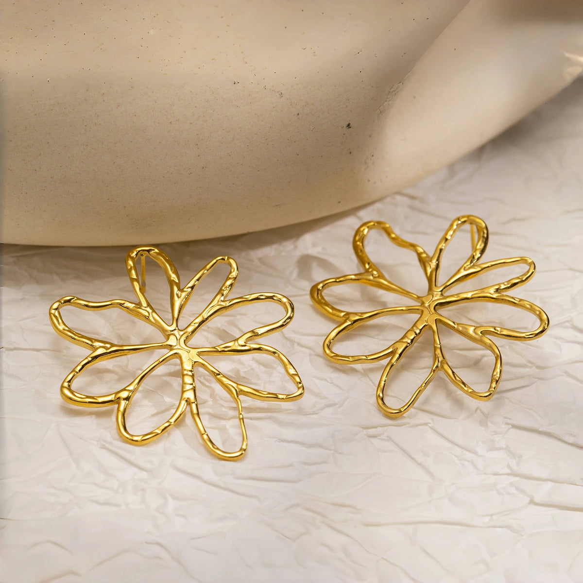 Clous grande fleur en fil