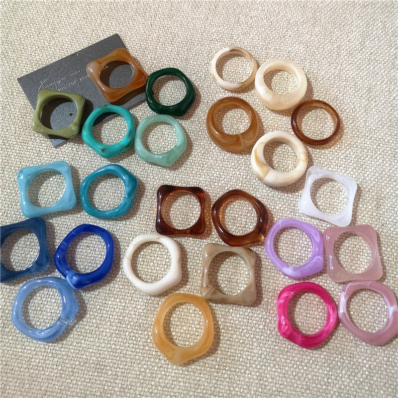 Set of 5 retro resin rings