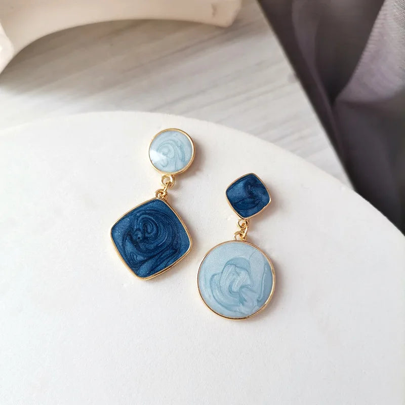 Pendantes émaillées bleues asymétriques