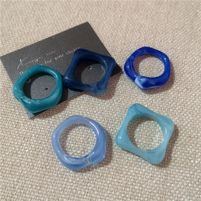 Set of 5 retro resin rings