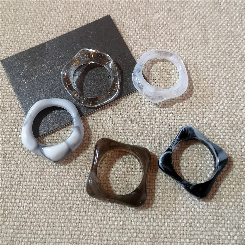 Set of 5 retro resin rings