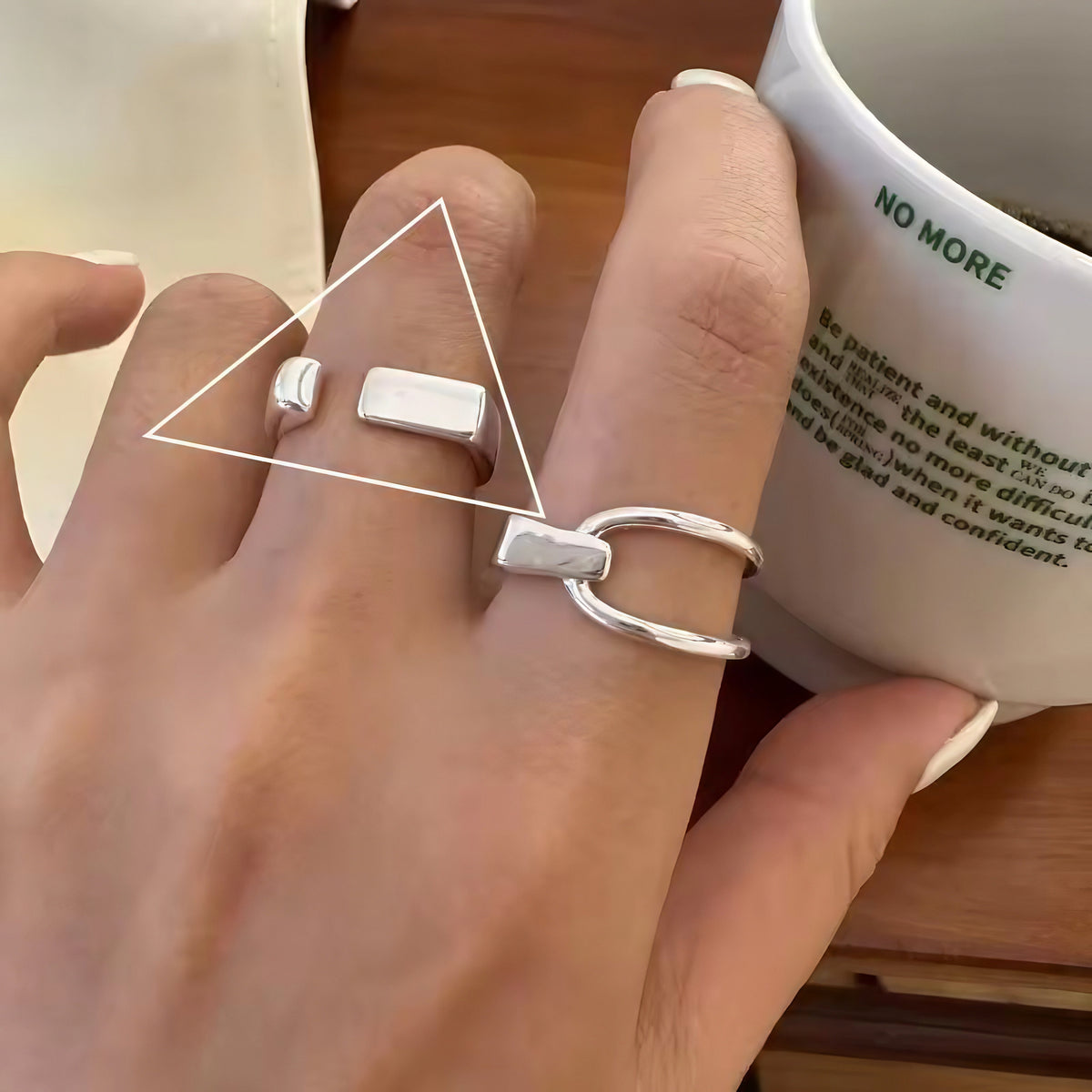 Bague ajourée ajustable