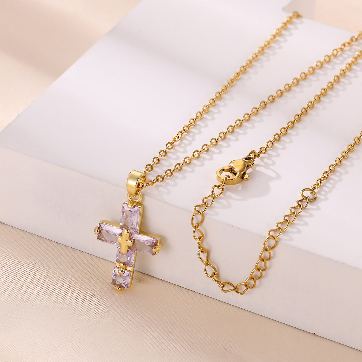 Collier croix zircon