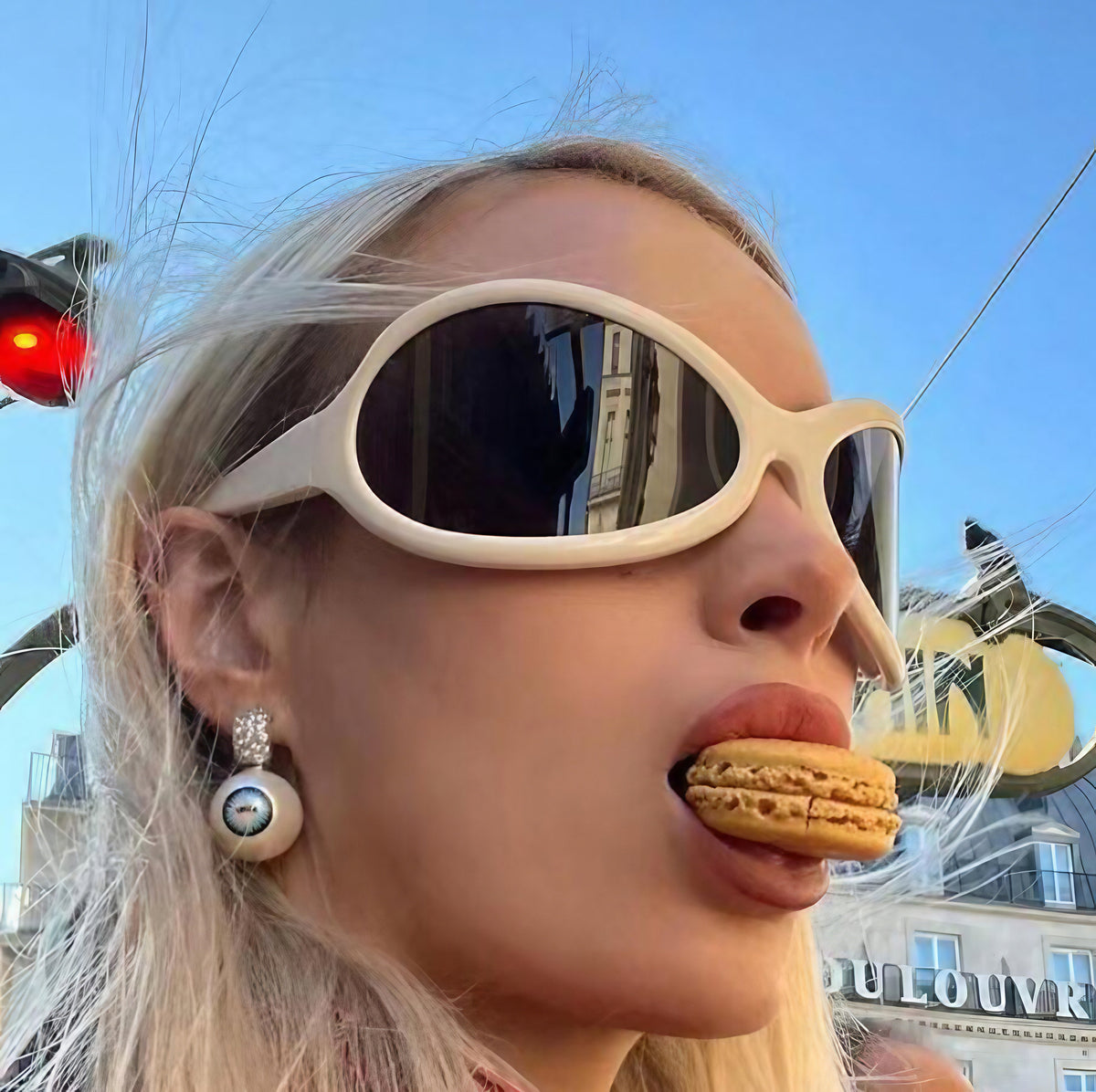 Lunettes ovales futuristes Y2K
