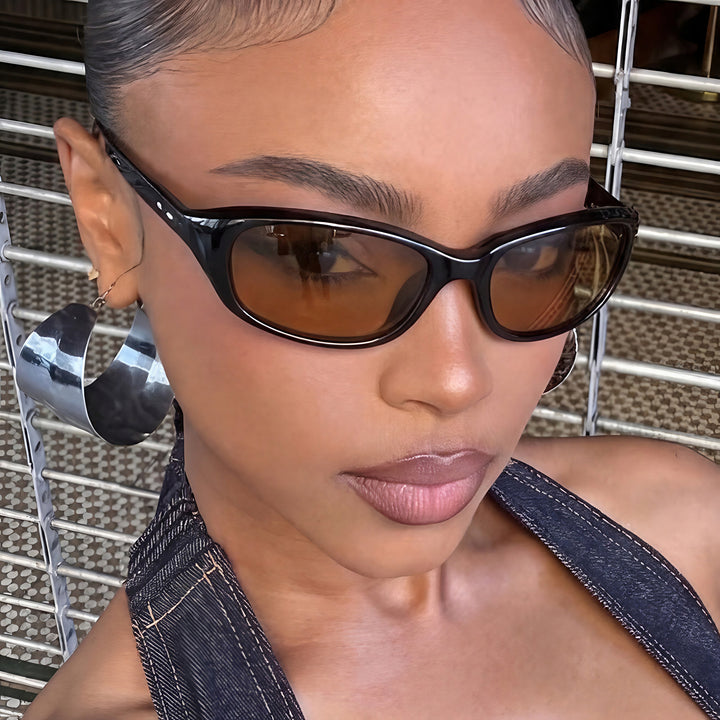Lunettes enveloppantes rétro 90's